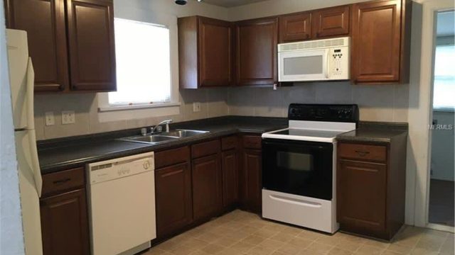 Transforming a Dull Kitchen into a Dreamy Space on a Budget