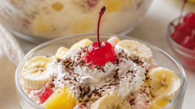 Delightful Banana Split Fluff: A Nostalgic No-Bake Dessert